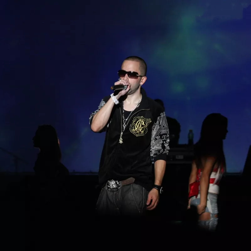 Yandel in concert