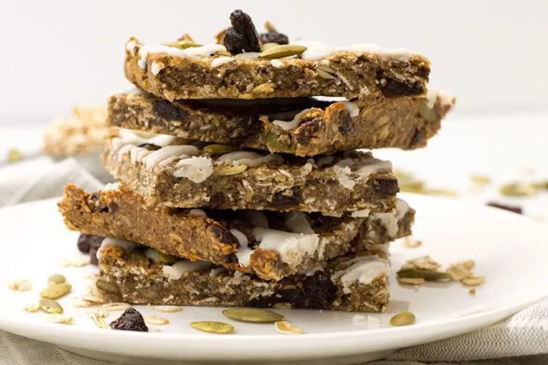 Cinnamon Oatmeal Raisin Bar