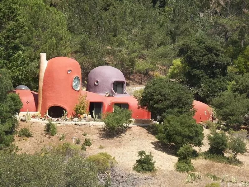 Flintstone house in California